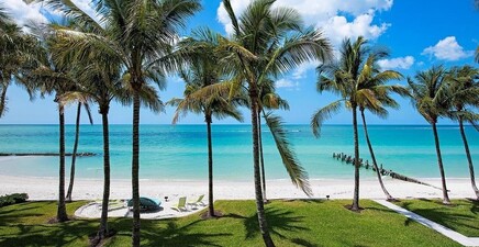 2001 Tarpon Bay DR N 102, Naples 34119, FL