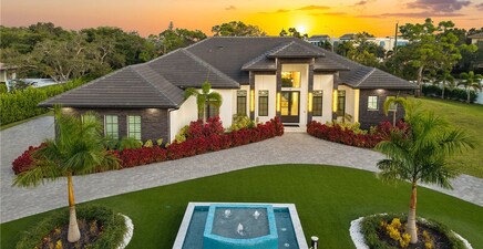 10 Caribbean RD, Naples 34108, FL