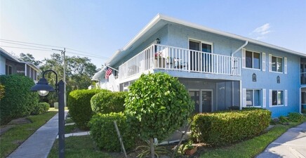 272 Palm DR 52, Naples 34112, FL