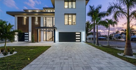 256 Trade Winds AVE, Naples 34108, FL