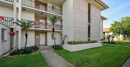 2079 Barkeley LN 6, Fort Myers 33907, FL