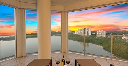 60 Seagate DR 1606, Naples 34103, FL