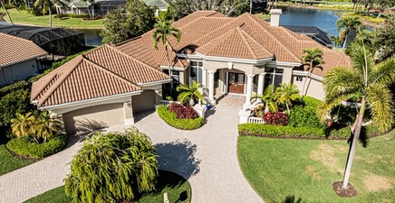 1676 Persimmon DR, Naples 34109, FL