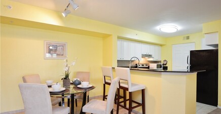 8215 Ibis Club DR 109, Naples 34104, FL