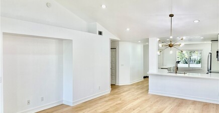 388 Belina DR 6, Naples 34104, FL