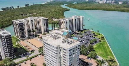 21 Bluebill AVE 403B, Naples 34108, FL