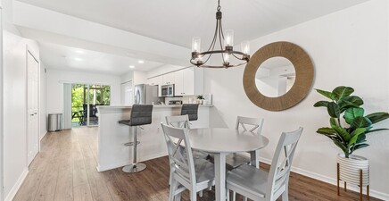 4940 Cougar CT S 104, Naples 34109, FL