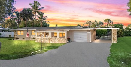 2249 Ephraim AVE, Fort Myers 33907, FL