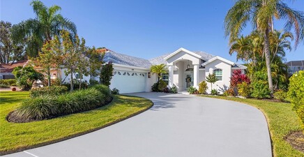 6681 Huntley LN S, Naples 34104, FL