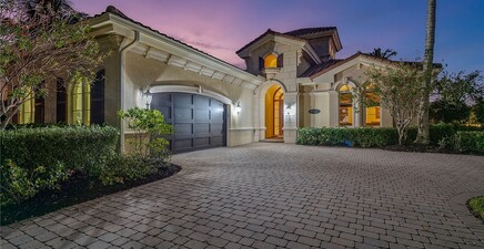 9322 Chiasso Cove CT, Naples 34114, FL