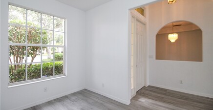 3927 Aurora CT, Naples 34116, FL