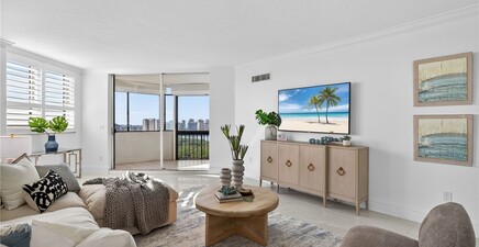 6001 Pelican Bay BLVD Penthouse E, Naples 34108, FL