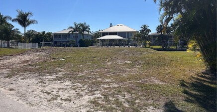 14 Pepita ST, Fort Myers Beach 33931, FL