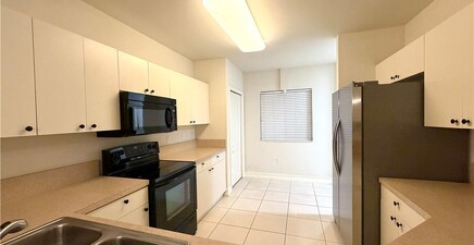 7819 Regal Heron CIR 8, 101, Naples 34104, FL