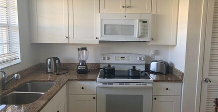 3325 Airport Pulling RD N L1, Naples 34105, FL