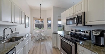 640 Lalique CIR 407, Naples 34119, FL