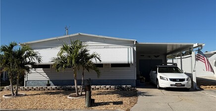 212 Cobblestone LN, North Fort Myers 33917, FL