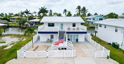 576 Coconut AVE, Goodland 34140, FL