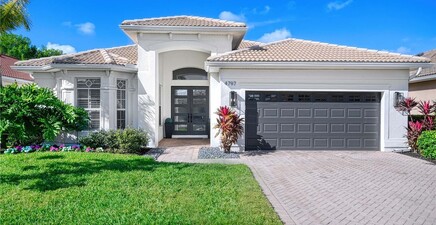 4797 Cerromar DR, Naples 34112, FL
