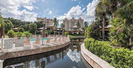 6760 Pelican Bay BLVD 332, Naples 34108, FL