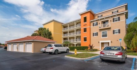 4510 Botanical Place CIR 402, Naples 34112, FL