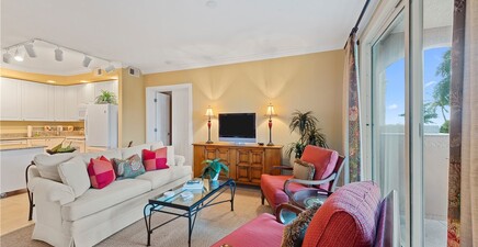 2825 Palm Beach BLVD 214, Fort Myers 33916, FL