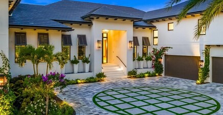 425 15th AVE S, Naples 34102, FL