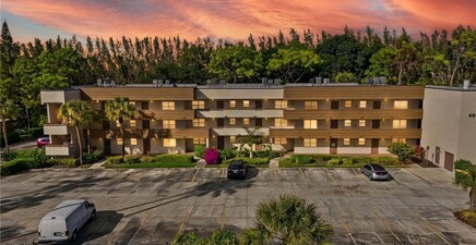 499 Forest Lakes BLVD 203, Naples 34105, FL