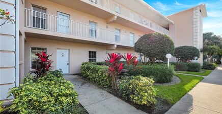 3250 Cypress Glen WAY 402, Naples 34109, FL