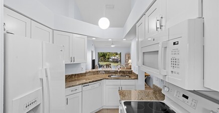 121 Wading Bird CIR B201, Naples 34110, FL