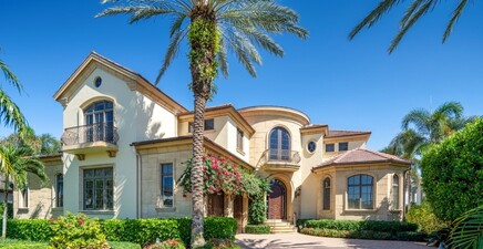 1979 4th ST S, Naples 34102, FL