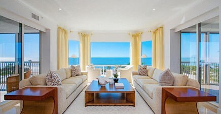 8473 Bay Colony DR 403, Naples 34108, FL