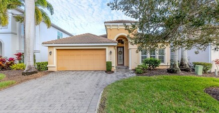 1674 Serrano CIR, Naples 34105, FL