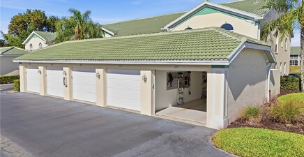 4945 Cougar CT S 105, Naples 34109, FL