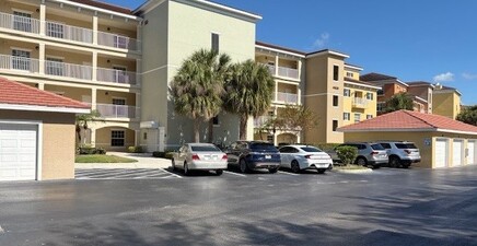 4520 Botanical Place CIR 403, Naples 34112, FL