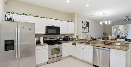 1013 Hampton CIR 127, Naples 34105, FL