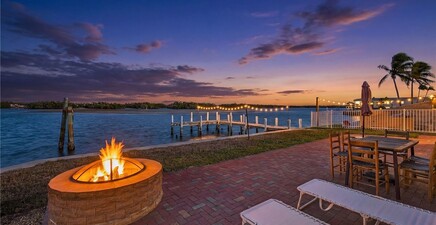 867 Oak ST, Fort Myers Beach 33931, FL