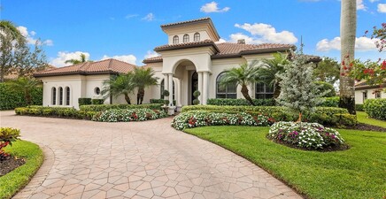 7837 Classics DR, Naples 34113, FL