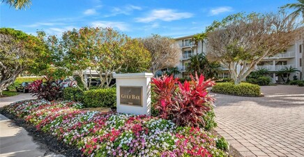 2800 Gulf Shore BLVD N 303, Naples 34103, FL