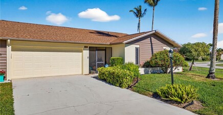 303 Reynolds CT M16, Naples 34112, FL