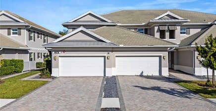 196 Indies DR E 101, Naples 34114, FL