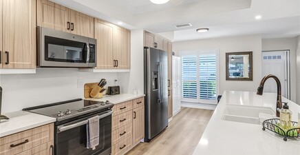 828 Gulf Pavilion DR 101, Naples 34108, FL