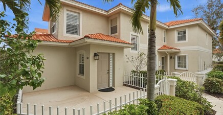 7680 Oleander Gate DR J202, Naples 34109, FL