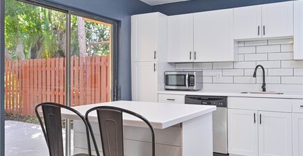 1520 Park Meadows DR 2, Fort Myers 33907, FL
