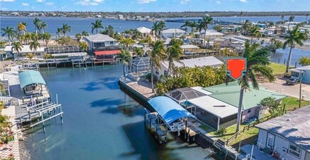 2556 Cay CV, Matlacha 33993, FL