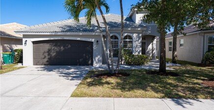 8302 Laurel Lakes WAY, Naples 34119, FL