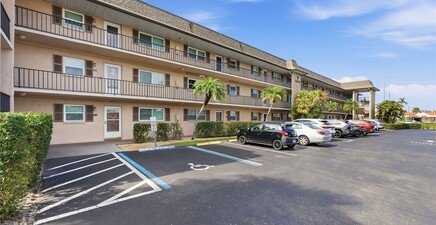 5419 Rattlesnake Hamm RD F-203, Naples 34113, FL