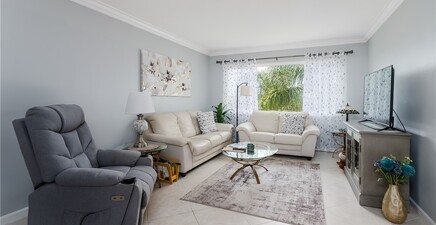 1010 Manatee RD B304, Naples 34114, FL