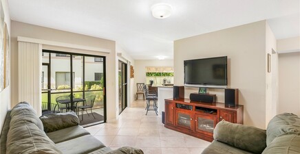 47 Bennington DR 8-6, Naples 34104, FL