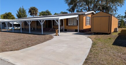 807 Holly Berry CT, North Fort Myers 33917, FL